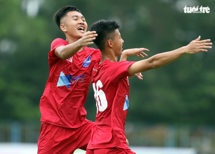 U17 khai màn với trận đấu có 1 thẻ đỏ 10 thẻ vàng - Ảnh 1.