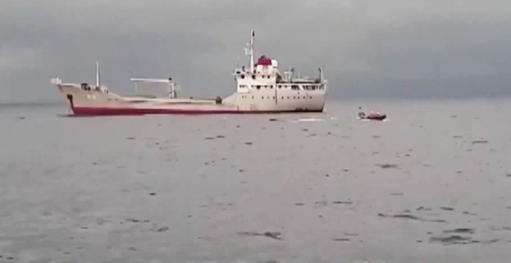 Định vị nơi tàu cá Nghệ An bị chìm nhờ robot lặn của hải quân - Ảnh 1.