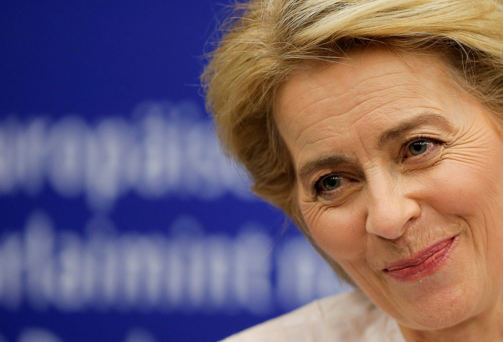 Ủy ban châu Âu chính thức có nữ lãnh đạo đầu tiên - Ảnh 1.