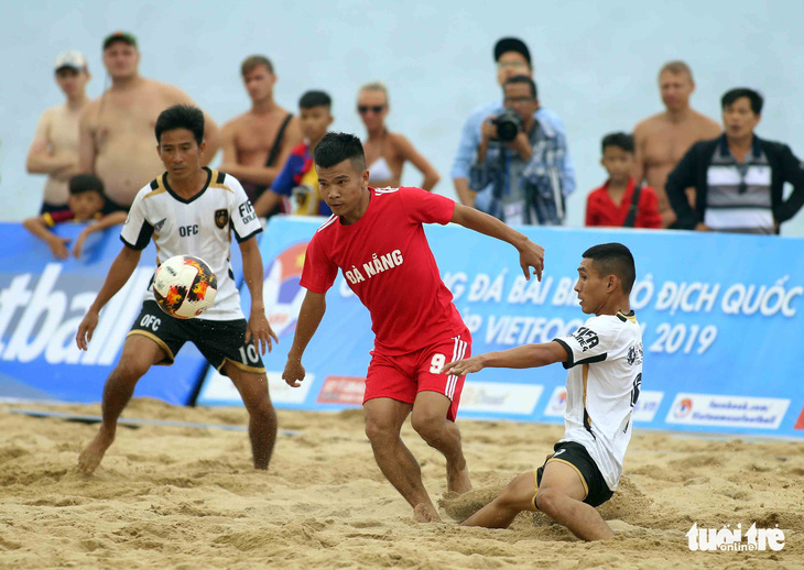 Bóng đá bãi biển vô địch quốc gia 2019 khai mạc sôi động ở Nha Trang - Ảnh 1.