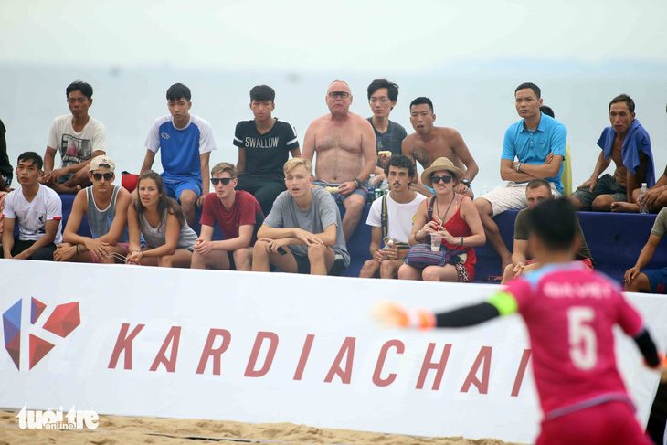 Bóng đá bãi biển vô địch quốc gia 2019 khai mạc sôi động ở Nha Trang - Ảnh 4.