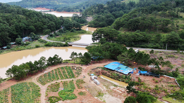 Làm nhà, dựng quán trong VQG Bidoup - Núi Bà - Ảnh 2.