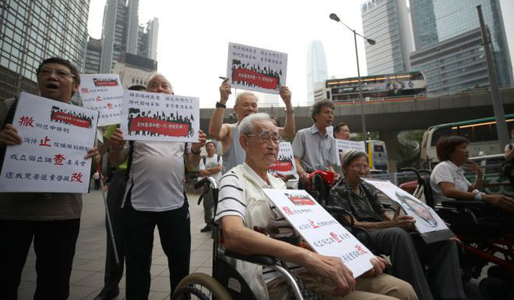 Hong Kong: đến lượt nhóm đầu bạc xuống đường tuần hành vì giới trẻ - Ảnh 2.
