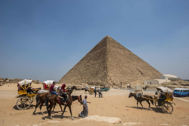 Ai Cập mở cửa hai kim tự tháp cổ cho khách tham quan - Ảnh 1.
