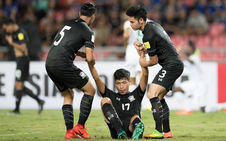 Với tuyển Việt Nam, đường đến World Cup 2022 còn xa lắm - Ảnh 1.