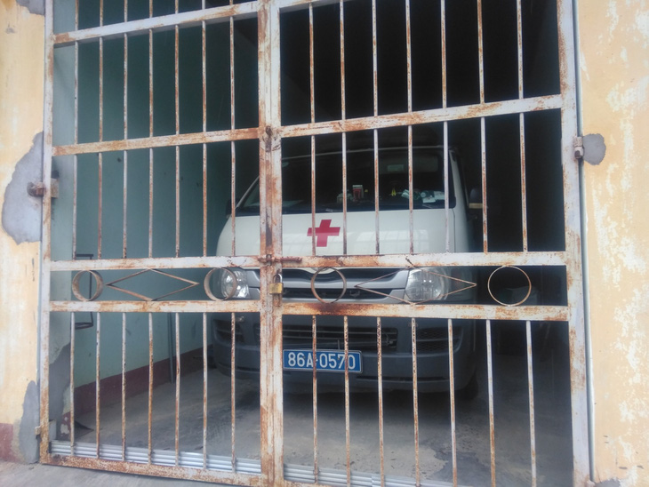 Chở bệnh nhân chuyển viện, tài xế dừng giữa đường xin vào… đăng kiểm - Ảnh 1.