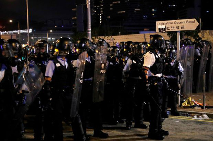 Bắc Kinh ủng hộ điều tra hình sự người biểu tình đập phá ở Hong Kong - Ảnh 1.