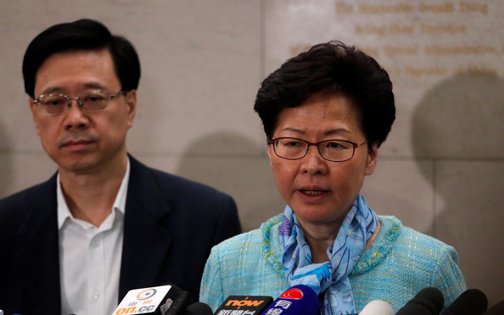 Lãnh đạo Hong Kong họp báo 4h sáng, tuyên bố sẵn sàng lắng nghe