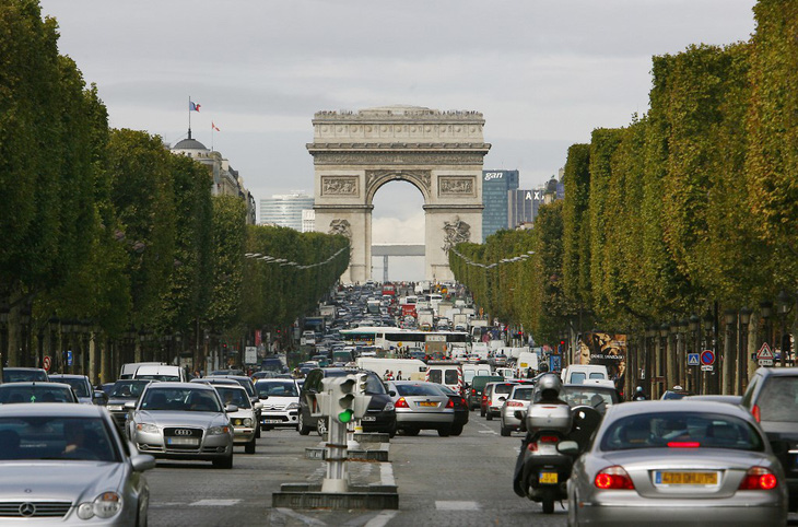 Paris cấm toàn bộ ôtô cũ chạy diesel tại trung tâm - Ảnh 1.