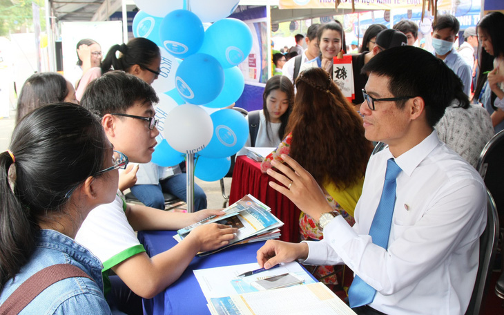Gần 200 trường có mặt tại ngày hội tư vấn xét tuyển tại Hà Nội, TP.HCM