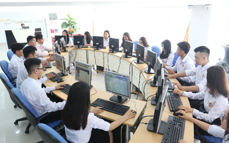 ĐH Quốc tế Sài Gòn công bố điểm sàn xét tuyển theo kết quả thi THPT quốc gia 2019 - Ảnh 1.