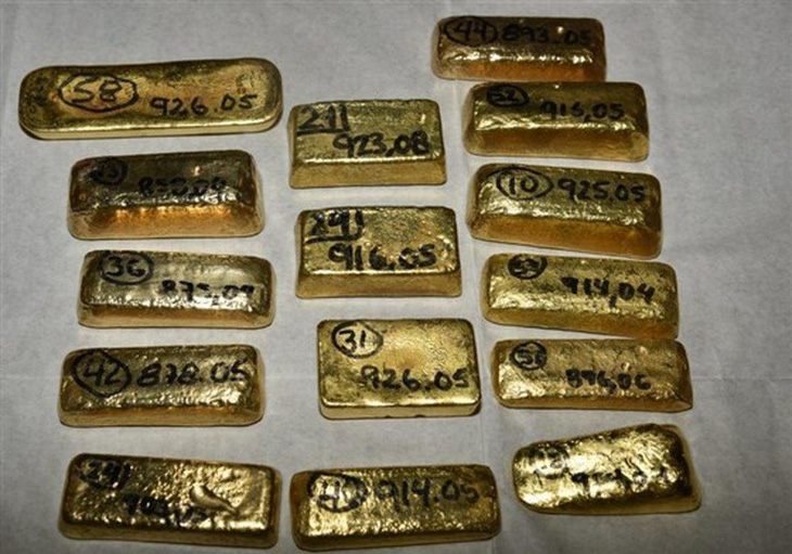 Cảnh sát Anh cất vó cả trăm ký vàng của trùm ma túy Nam Mỹ - Ảnh 1.