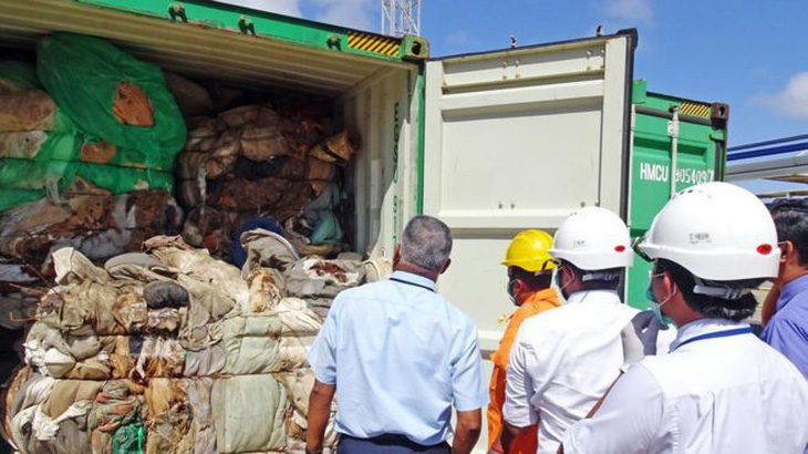 Đến lượt Sri Lanka yêu cầu Anh lấy lại 100 container rác thải - Ảnh 1.