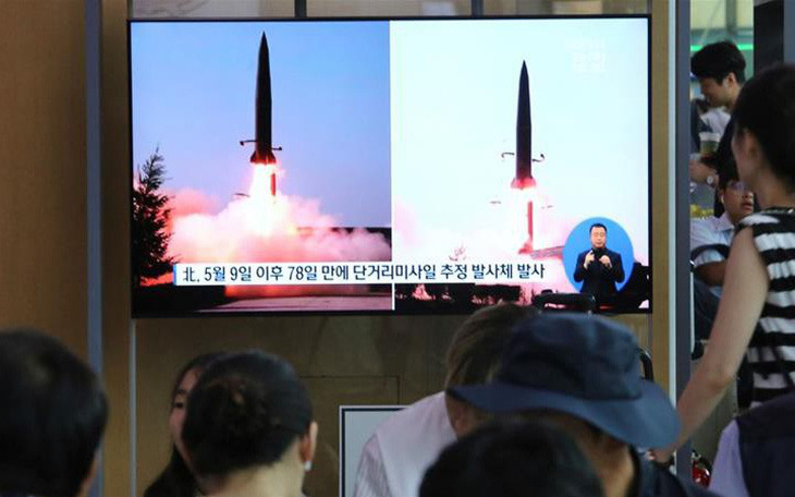 Vì sao Triều Tiên bất ngờ phóng 2 tên lửa tầm ngắn?