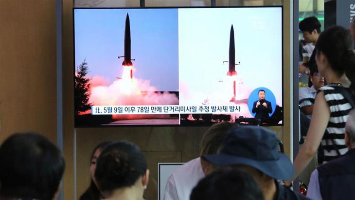 Vì sao Triều Tiên bất ngờ phóng 2 tên lửa tầm ngắn? - Ảnh 1.