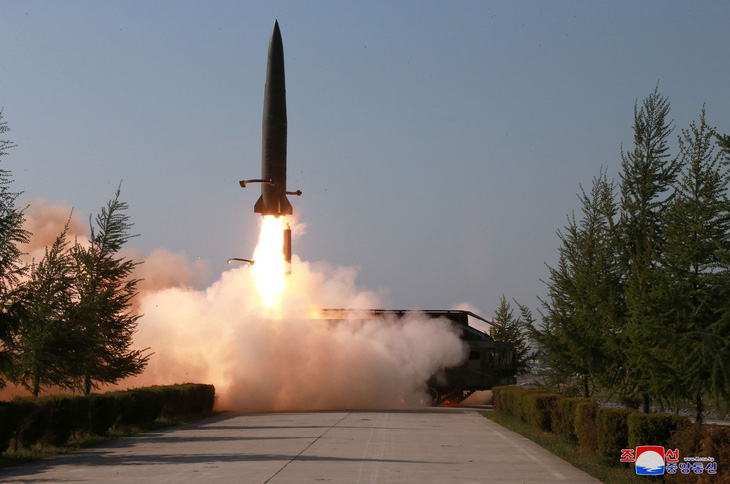 Tên lửa Triều Tiên là loại mới chưa từng thấy - Ảnh 1.
