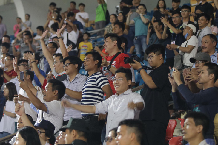 HLV Chung Hae Soung: V-League có 15.000 - 20.000 khán giả không khó - Ảnh 2.