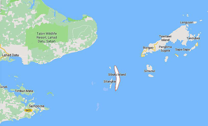 Philippines tố tàu chiến Trung Quốc ngang nhiên qua eo biển không thèm báo - Ảnh 1.