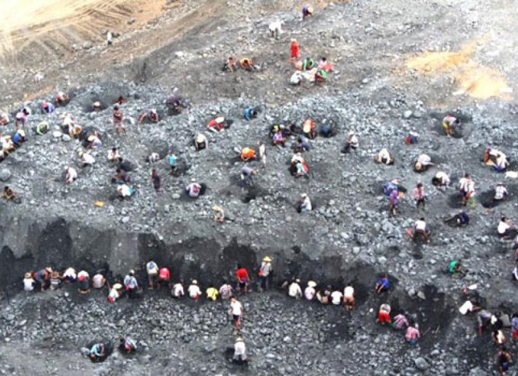 Myanmar: Mỏ đá quý đổ ụp, 14 người chết, 4 người mất tích - Ảnh 1.