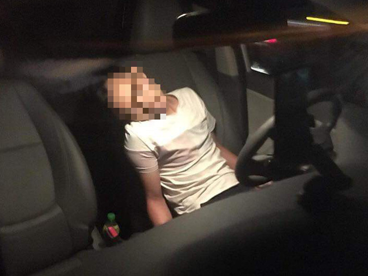 Đang chở khách, tài xế taxi bất ngờ tử vong sau vôlăng - Ảnh 2.