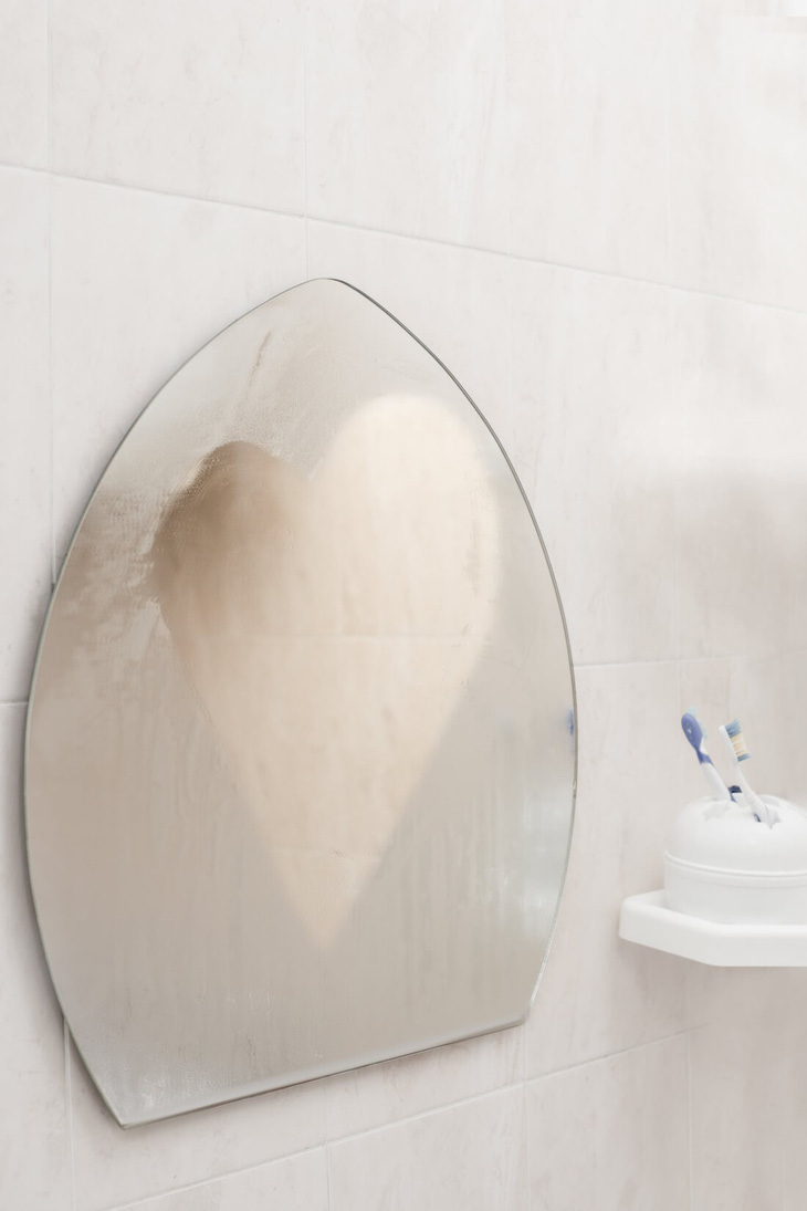 Mách bạn những cách đơn giản giúp giảm độ ẩm trong phòng tắm - Ảnh 3.