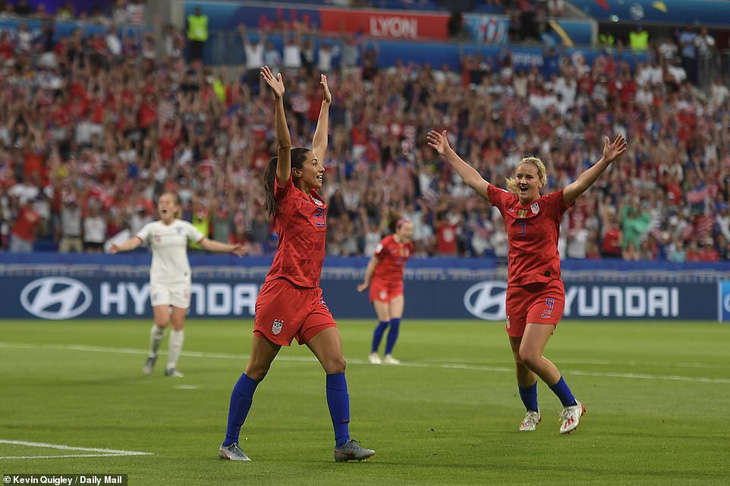 Đá bại Anh, tuyển nữ Mỹ vào chung kết World Cup - Ảnh 1.