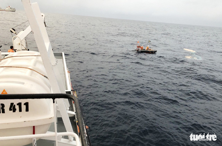 Hai lần lặn tìm 9 ngư dân Nghệ An mất tích bất thành - Ảnh 11.