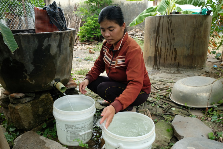 Chúng tôi đã khuyến cáo bà con là nước máy chỉ để... tưới cây - Ảnh 2.