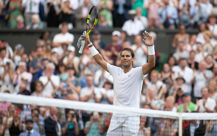 Nadal đi tiếp vào vòng 3 Wimbledon nhờ đối phương ‘hờn dỗi’