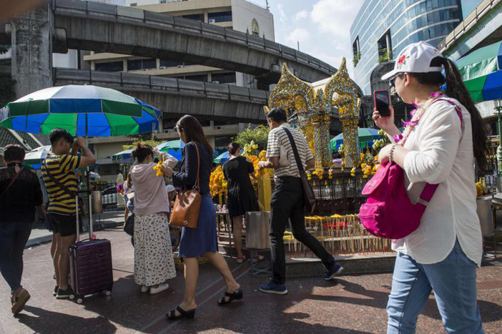 Du khách nước ngoài sẽ phải mua bảo hiểm bắt buộc khi tới Thái Lan - Ảnh 1.