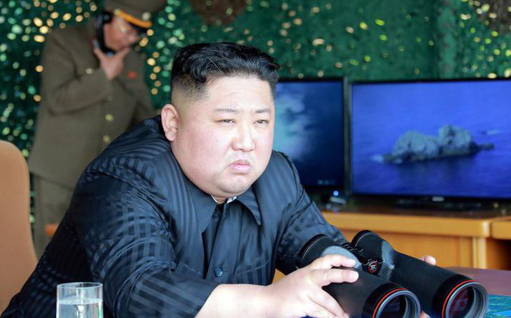 Triều Tiên có tên lửa dẫn đường mới, ông Kim Jong Un xem bắn thử
