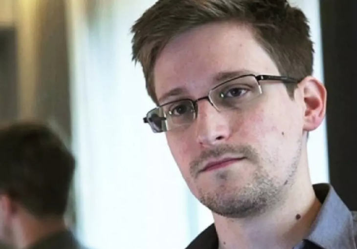 Snowden ra hồi ký, lột trần lần nữa ngành tình báo Mỹ? - Ảnh 1.
