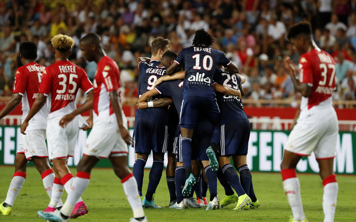 Monaco thảm bại 0-3 trước Lyon trong trận ra quân