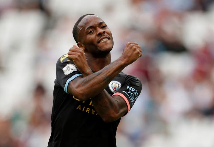 Sterling lập hat-trick, M.C đại thắng West Ham trận ra quân - Ảnh 3.