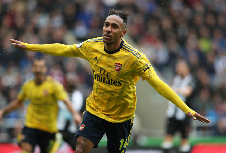 Aubameyang tỏa sáng, Arsenal mở màn mùa giải suôn sẻ - Ảnh 1.