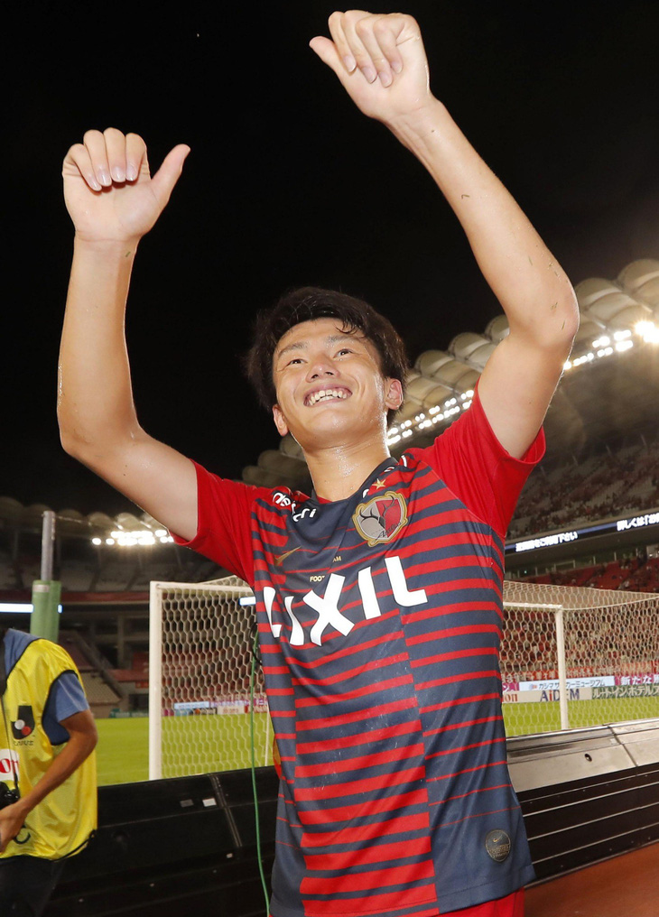 Video sinh viên Ueda ghi bàn giúp Kashima Antlers đá bại Yokohama - Ảnh 2.