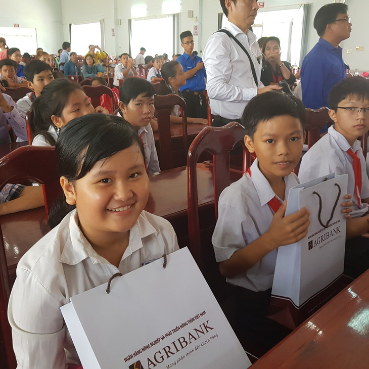 280 suất học bổng Gieo mầm tri thức cho học sinh nghèo Vĩnh Long - Ảnh 5.