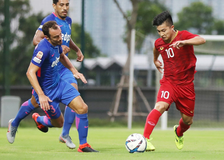 Martin Lo ghi bàn, U22 Việt Nam đánh bại CLB Kitchee SC 2-0 - Ảnh 1.