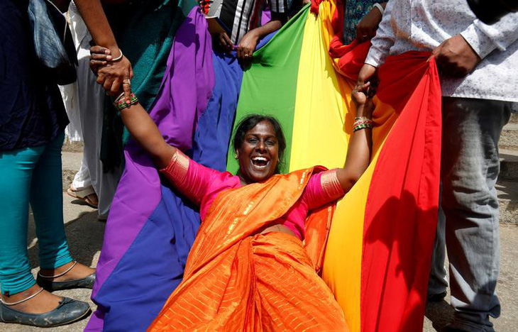 Cuộc đời vô hình đầy khổ đau của những người liên giới tính ở Ấn Độ - Ảnh 2.