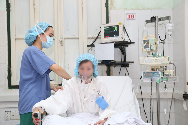 Bệnh viện Việt Đức ghép tạng cùng lúc cho 5 bệnh nhân - Ảnh 2.