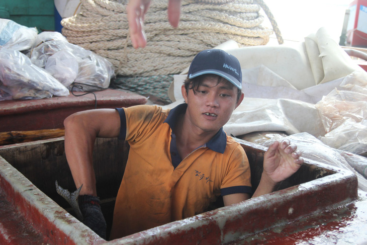 Ngư dân Việt Nam kể chuyện cứu 22 thuyền viên Philippines bị tàu Trung Quốc đâm - Ảnh 7.