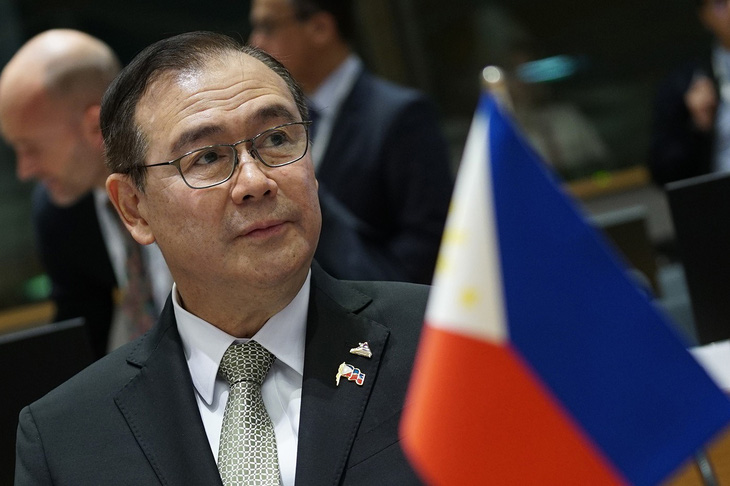 Philippines chính thức phản đối tàu chiến Trung Quốc xâm phạm EEZ - Ảnh 1.