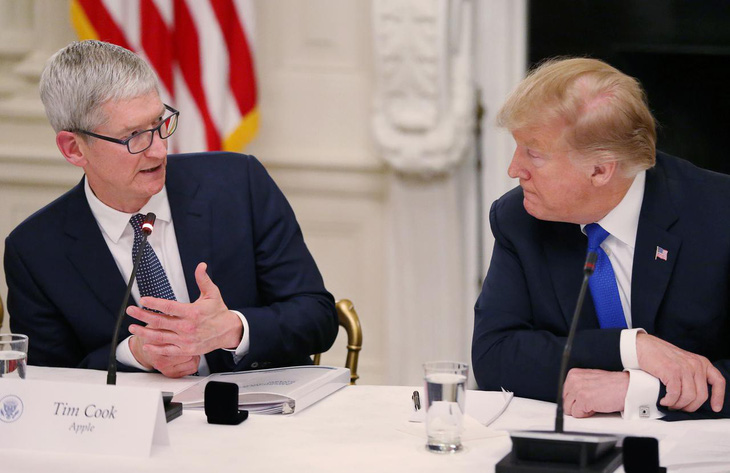 Ông Trump tiết lộ nội dung cuộc nói chuyện với lãnh đạo Apple - Ảnh 1.