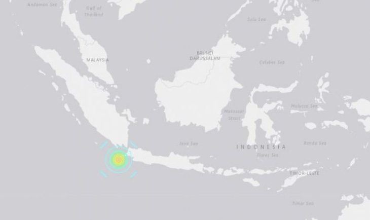 Động đất làm rung chuyển Indonesia, cảnh báo sóng thần cao 3m - Ảnh 2.