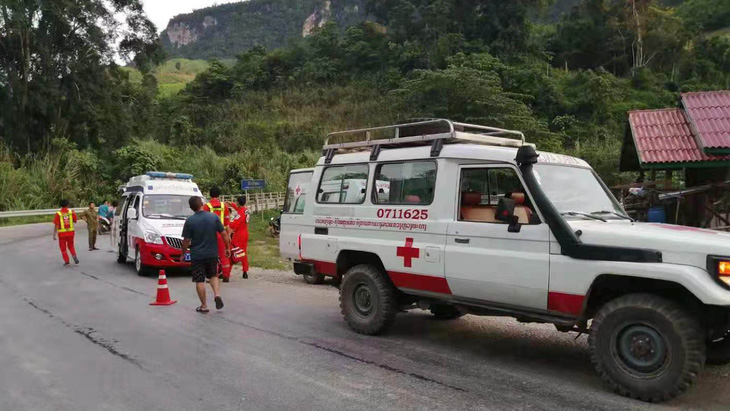 Xe chở du khách Trung Quốc gặp nạn ở Lào, ít nhất 13 người chết - Ảnh 3.