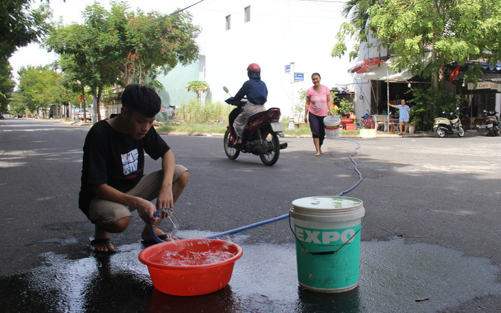 Thủy điện dừng phát để lấy nước "cứu" khát cho Đà Nẵng