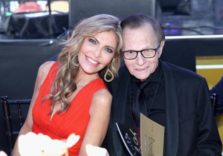 Vua truyền hình Larry King qua đời ở tuổi 87 - Ảnh 4.