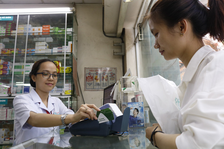 Việt Nam phải nhập khẩu tới gần 50% dược phẩm - Ảnh 1.