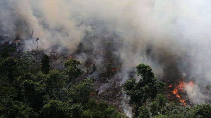 9.500 vụ cháy 1 tuần, rừng Amazon lá phổi Trái đất biến dạng khủng khiếp - Ảnh 4.