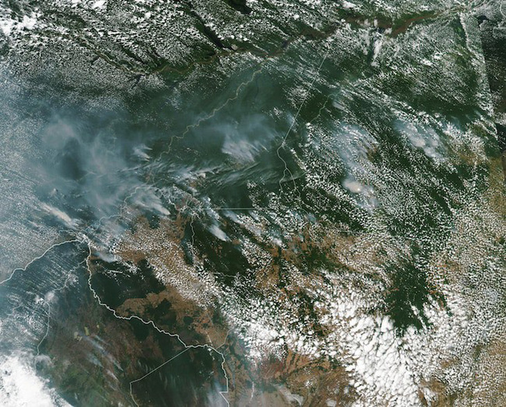 9.500 vụ cháy 1 tuần, rừng Amazon lá phổi Trái đất biến dạng khủng khiếp - Ảnh 1.